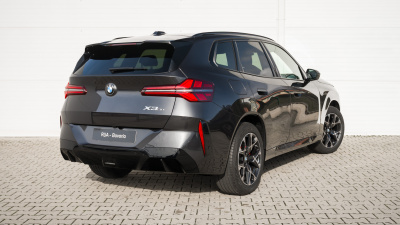 BMW X3 20 xDrive (pohľad zboku)
