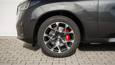 BMW X3 20 xDrive (pohľad spredu)