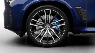 BMW X5 30d xDrive (pohľad spredu)