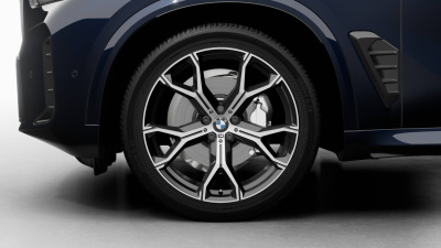 BMW X5 30d xDrive (pohľad spredu)