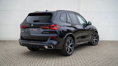 BMW X5 30d xDrive (pohľad zboku)