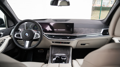 BMW X5 30d xDrive (pohľad do interiéru)