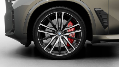 BMW X5 30d xDrive (pohľad spredu)