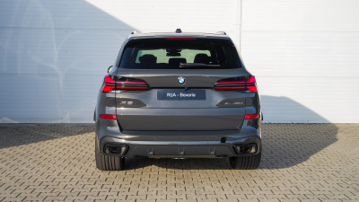 BMW X5 30d xDrive (pohľad do interiéru)