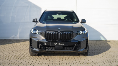 BMW X5 30d xDrive (pohľad do interiéru)