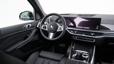 BMW X5 30d xDrive (pohľad do interiéru)