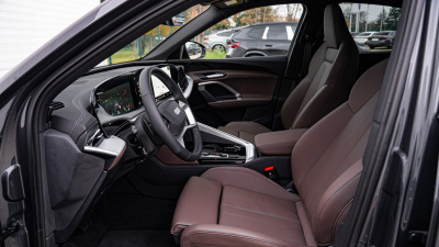 AUDI Q5 Sportback 2.0 TDI Quattro (pohľad zboku)