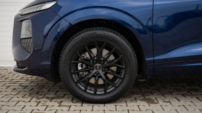 AUDI Q3 2.0 TDI (pohľad do interiéru)