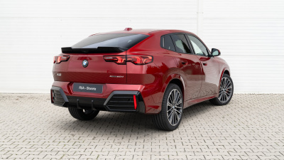 BMW X2 20d xDrive (pohľad zboku)