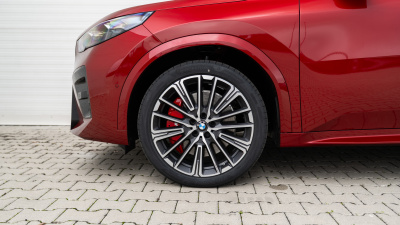 BMW X2 20d xDrive (pohľad spredu)