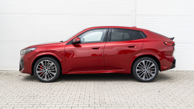 BMW X2 20d xDrive (pohľad zozadu)