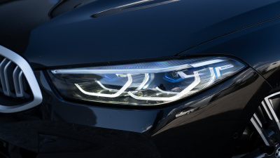 BMW 840i xDrive, 245 kW  Gran Coupé (pohľad do interiéru)