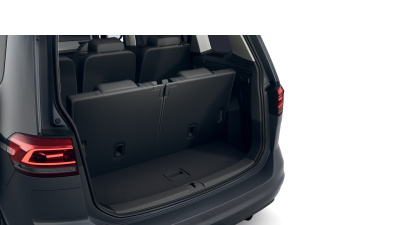VW Touran Limited 1.5 TSI  (pohľad do interiéru)