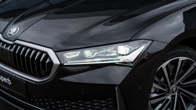 Škoda Superb 2.0 TDI L&K 4x4 (pohľad spredu)