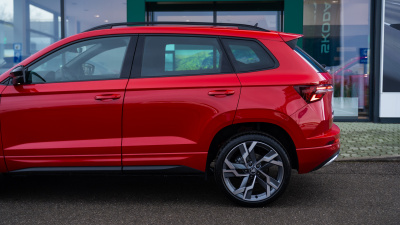 Škoda Karoq 1.5 TSI Sportline (pohľad do interiéru)