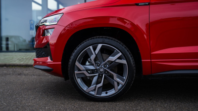 Škoda Karoq 1.5 TSI Sportline (pohľad do interiéru)