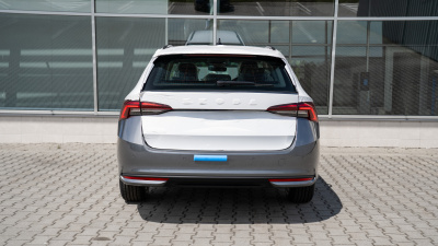 Škoda Octavia Combi 1.5 TSI Drive 130 (pohľad spredu)