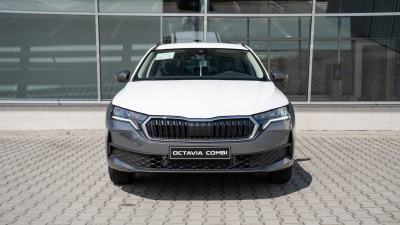 Škoda Octavia Combi 1.5 TSI Drive 130 (pohľad zozadu)