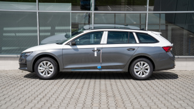Škoda Octavia Combi 1.5 TSI Drive 130 (pohľad zboku)
