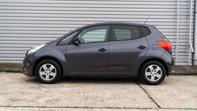 KIA Venga 1.4 CVVT (pohľad zozadu)