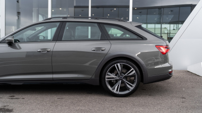 AUDI A6 Allroad 3.0 TDI Quattro (pohľad do interiéru)