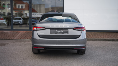 Škoda Superb 2.0 TDI Top Selection (pohľad do interiéru)