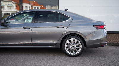 Škoda Superb 2.0 TDI Top Selection (pohľad do interiéru)