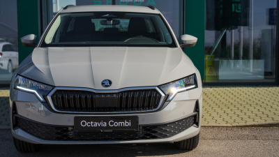 Škoda Octavia Combi 1.5 TSI Extra (pohľad zboku)