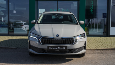 Škoda Octavia Combi 1.5 TSI Extra (pohľad zozadu)