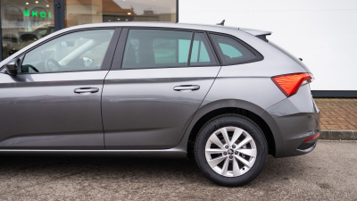 Škoda Scala 1.0 TSI Drive 130 Plus (pohľad do interiéru)