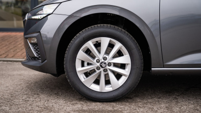 Škoda Scala 1.0 TSI Drive 130 Plus (pohľad do interiéru)