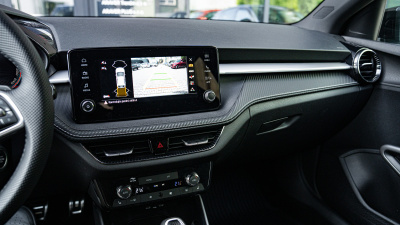 Škoda Fabia 130 1.5 TSI  (pohľad do interiéru)