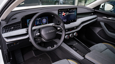 Škoda Superb 1.5 TSI PHEV Top Selection  (pohľad do interiéru)