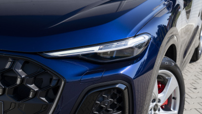 AUDI Q5 2.0 TDI Quattro (pohľad spredu)