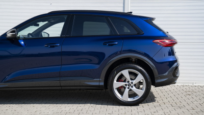 AUDI Q5 2.0 TDI Quattro (pohľad do interiéru)