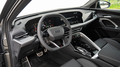 AUDI Q5 2.0 TDI Quattro (pohľad zozadu)