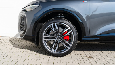 AUDI Q5 Sportback 2.0 TDI Quattro (pohľad do interiéru)