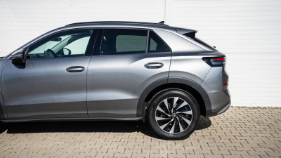 VW T-Roc 1.5 eTSI Life (pohľad do interiéru)