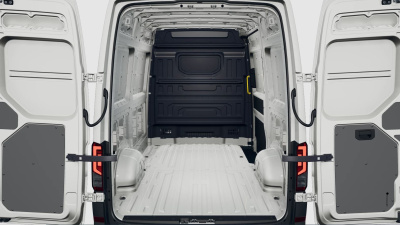 VW Crafter Basis L3H3 30 2.0 TDI (pohľad do interiéru)