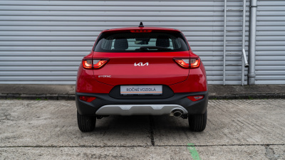 Kia Stonic 1.2 DPi Silver (pohľad spredu)