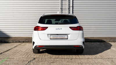 Kia Ceed SW 1.5 T-GDi (pohľad spredu)