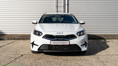 Kia Ceed SW 1.5 T-GDi (pohľad zboku)