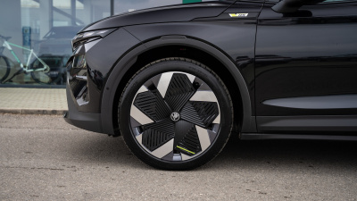 Škoda Elroq 84 RS 4x4 (pohľad do interiéru)