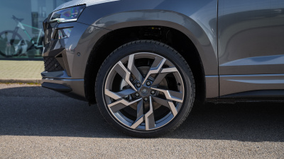 Škoda Karoq 1.5 TSI Sportline (pohľad zozadu)