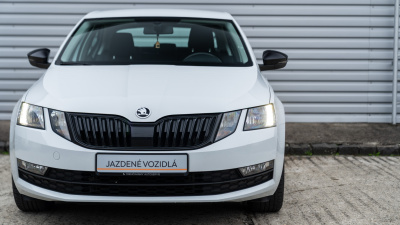 Škoda Octavia 1.5 TSI Ambition (pohľad do interiéru)