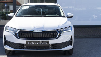 Škoda Octavia Combi 1.5 TSI Extra (pohľad zozadu)