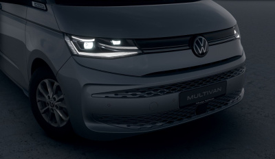 VW Multivan Bulli Long 2.0 TDI (pohľad do interiéru)