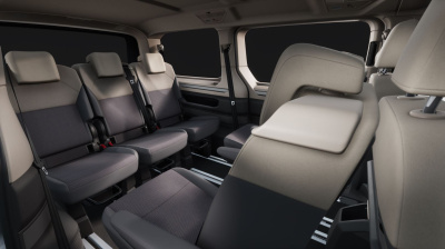 VW Multivan Bulli Long 2.0 TDI (pohľad do interiéru)