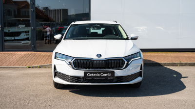 Škoda Octavia Combi 2.0 TDI Selection (pohľad zboku)