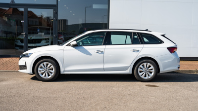 Škoda Octavia Combi 2.0 TDI Selection (pohľad do interiéru)